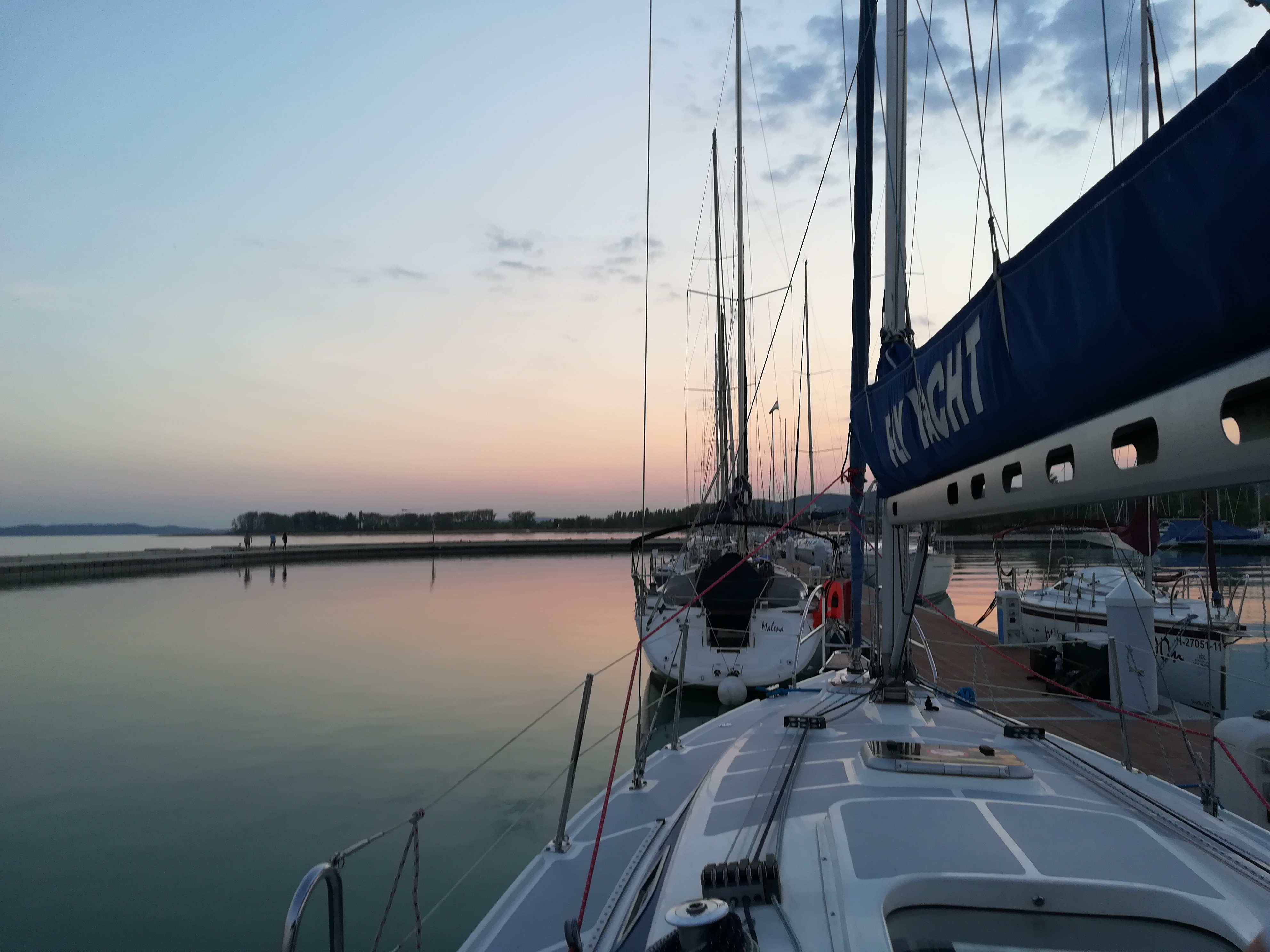 Vitorlás bérlés várólista