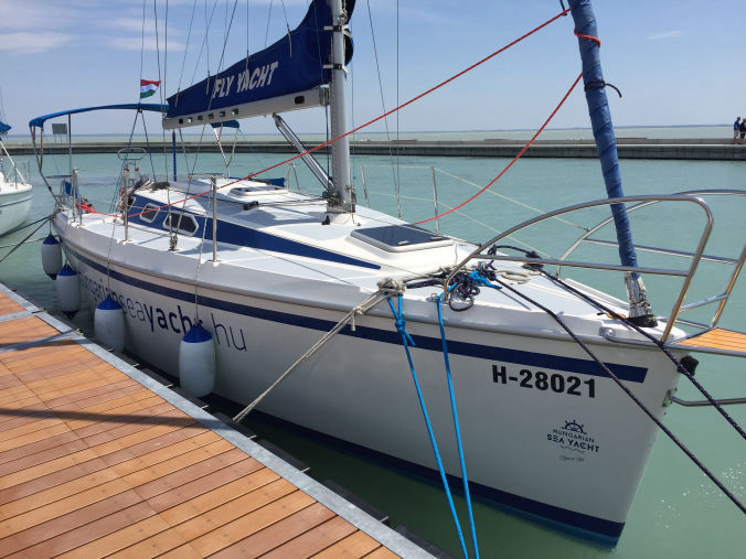 Fly 30 vitorlás bérlés